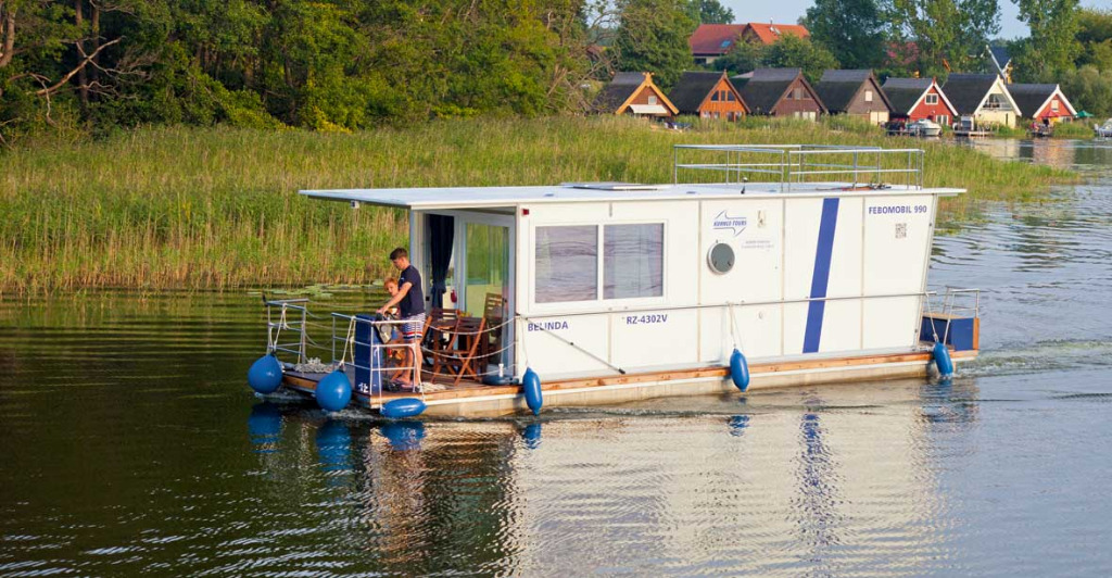 Rechlin Boote Vermietung KUHNLETOURS Hausbooturlaub mit Haustier an
